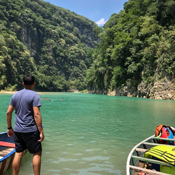 Meet your Posher, Erick - Picture 3 of 10